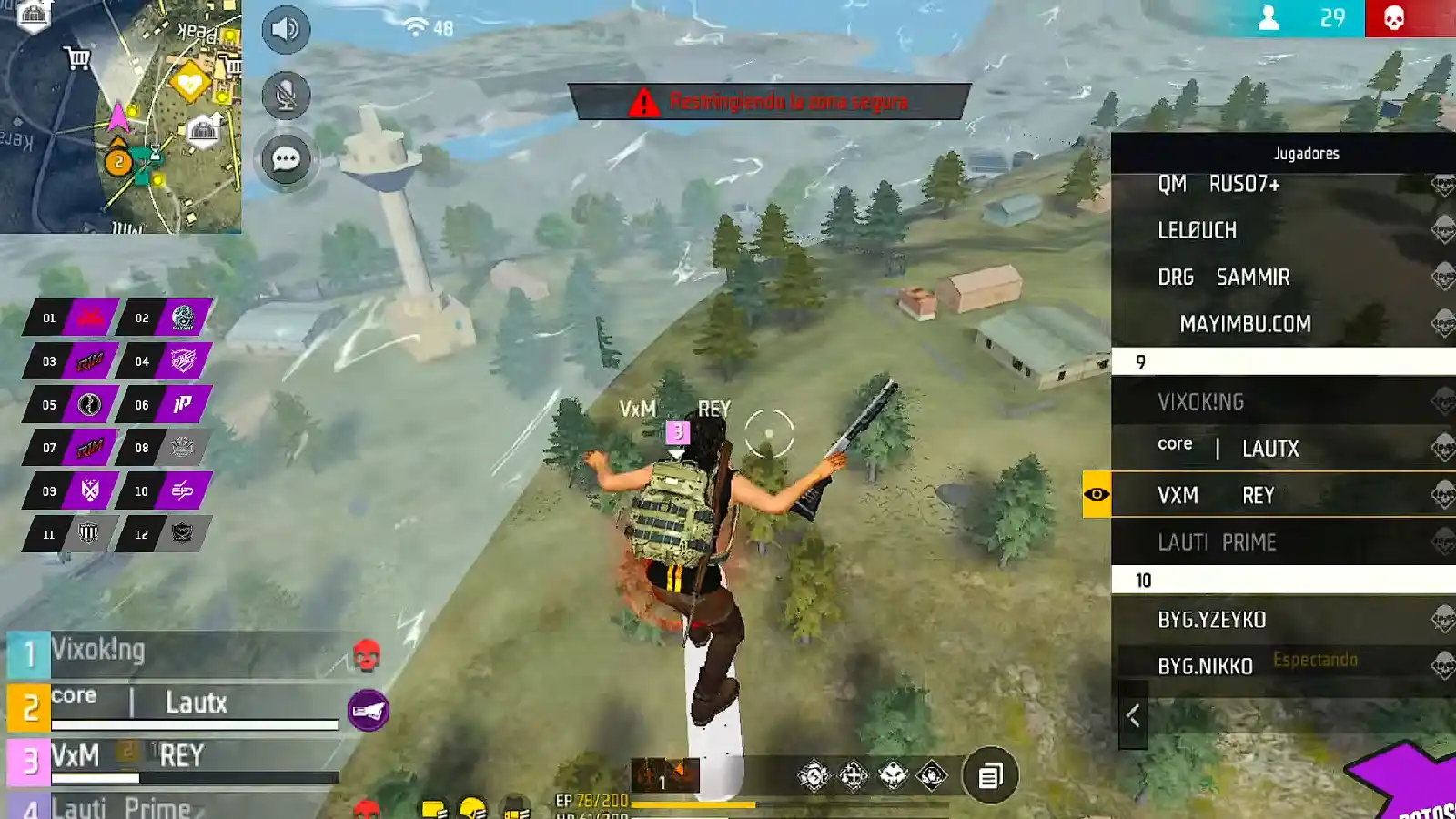 Equipos jugando torneo en salas personalizadas Free Fire